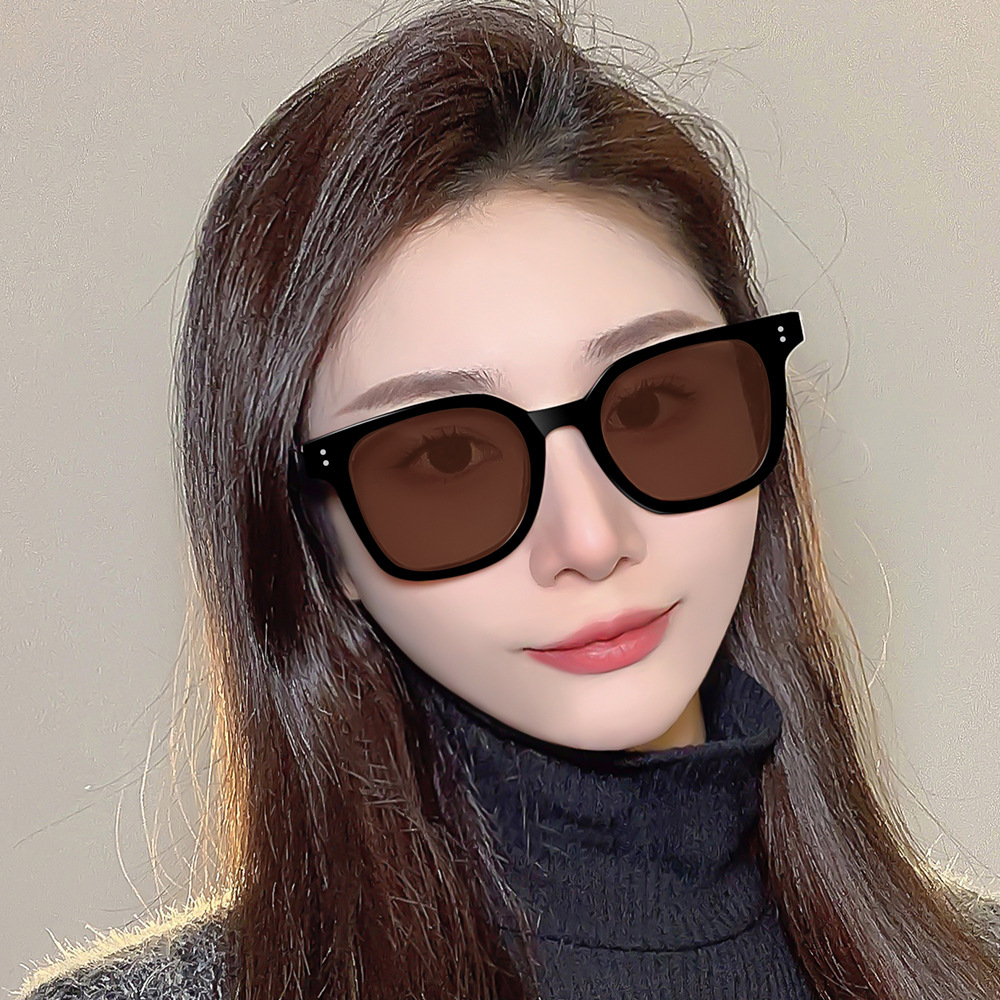 New gm brown sunglasses women's men's and women's anti-ultraviolet sunglasses fashion polarizer high-end feeling ins