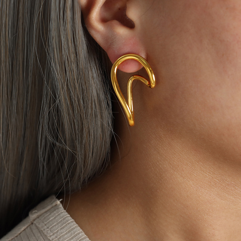 European and American jewelry personality European and American shaped surround exaggerated earrings women's earrings titanium steel non-fading earrings earrings wholesale