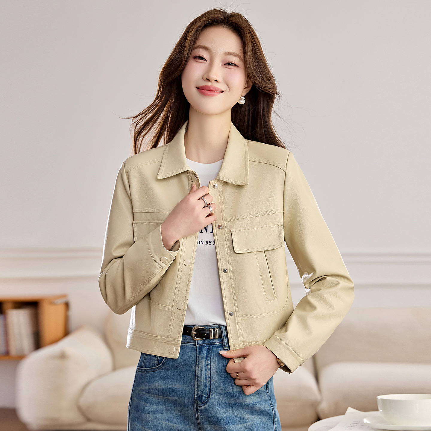 Women's Short Leather Jacket, New Spring and Autumn Fashion, Retro Style, Versatile Biker Sheepskin Jacket with a Turn-Down Collar