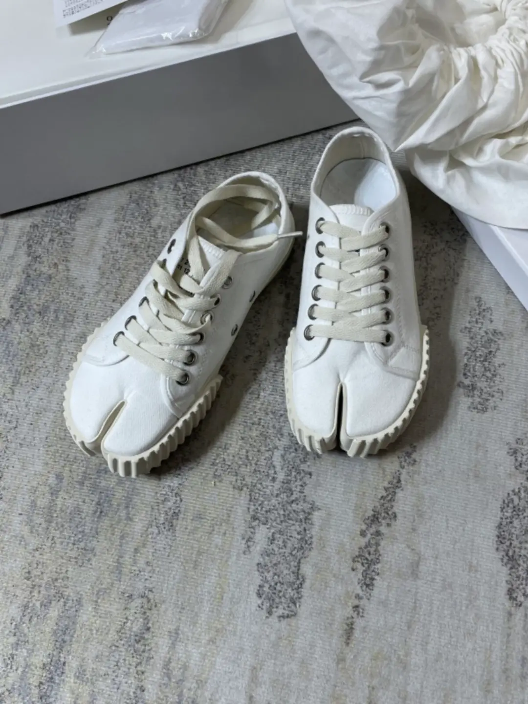 Tabi Split-Toe Shoes, Biscuit Canvas Shoes, Tire Horseshoe Pig's Trotters Shoes, Unisex Lace-Up Casual Shoes