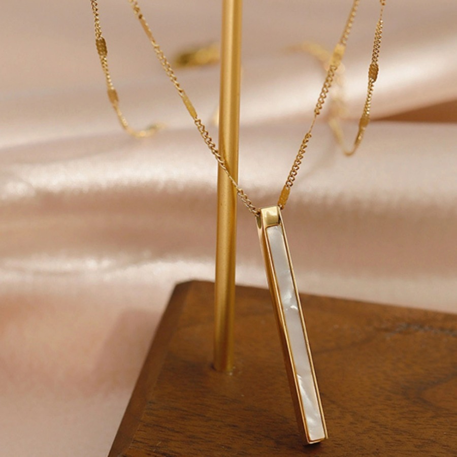 Titanium steel small vertical strip non-fading fritillary necklace women's simple short cold style clavicle chain niche design jewelry
