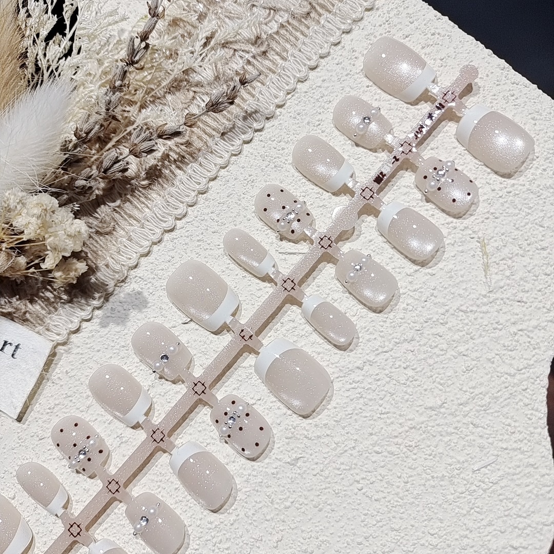 Milk White Polka Dots Short Ballet Wearable Nails