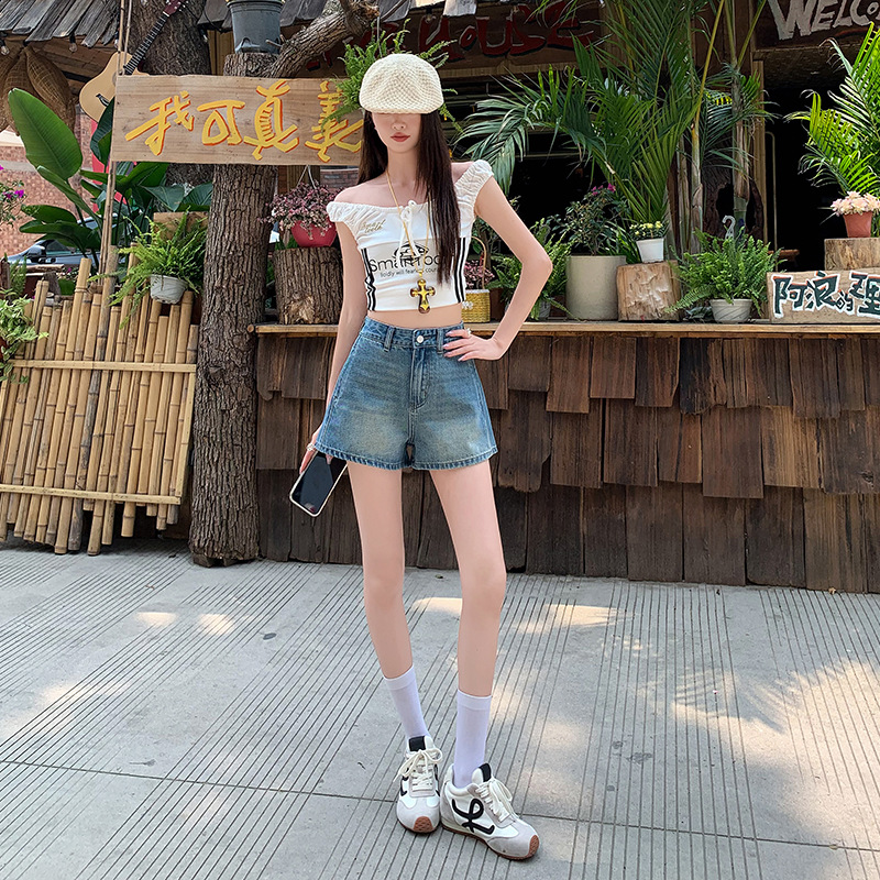 Light Blue Spicy Girl A-Line Wide-Leg Shorts for Women, 2026 Summer New Style, Straight Loose High-Waisted Slimming Hip-Hugging Hot Pants