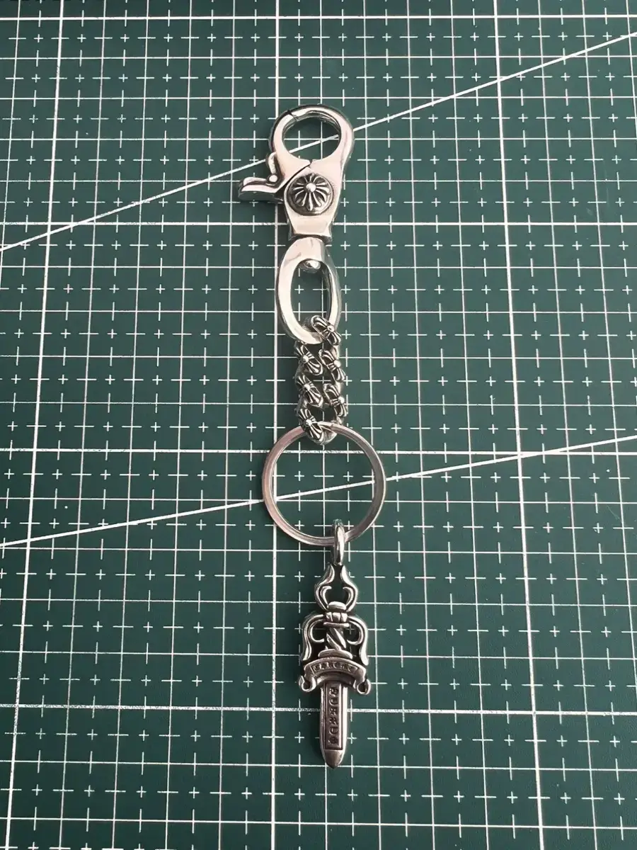 Cross Military Flower Keychain Stylish Fashion Retro hip hop Punk Accessories Couple Pants Chain Buckle