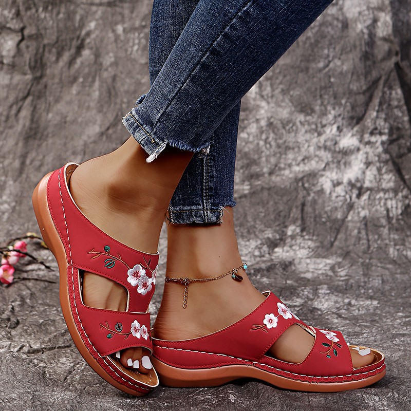 2023 Summer new foreign trade cross-border plus size one-line slippers women's wedge platform sandals embroidered women's sandals