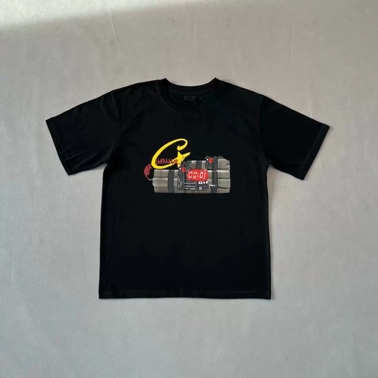 Angel King 25Ss Sailing Boat Pink "C4 Bomb" Printed Short-Sleeved T-Shirt, Same Style for Men and Women, Yellow Tee