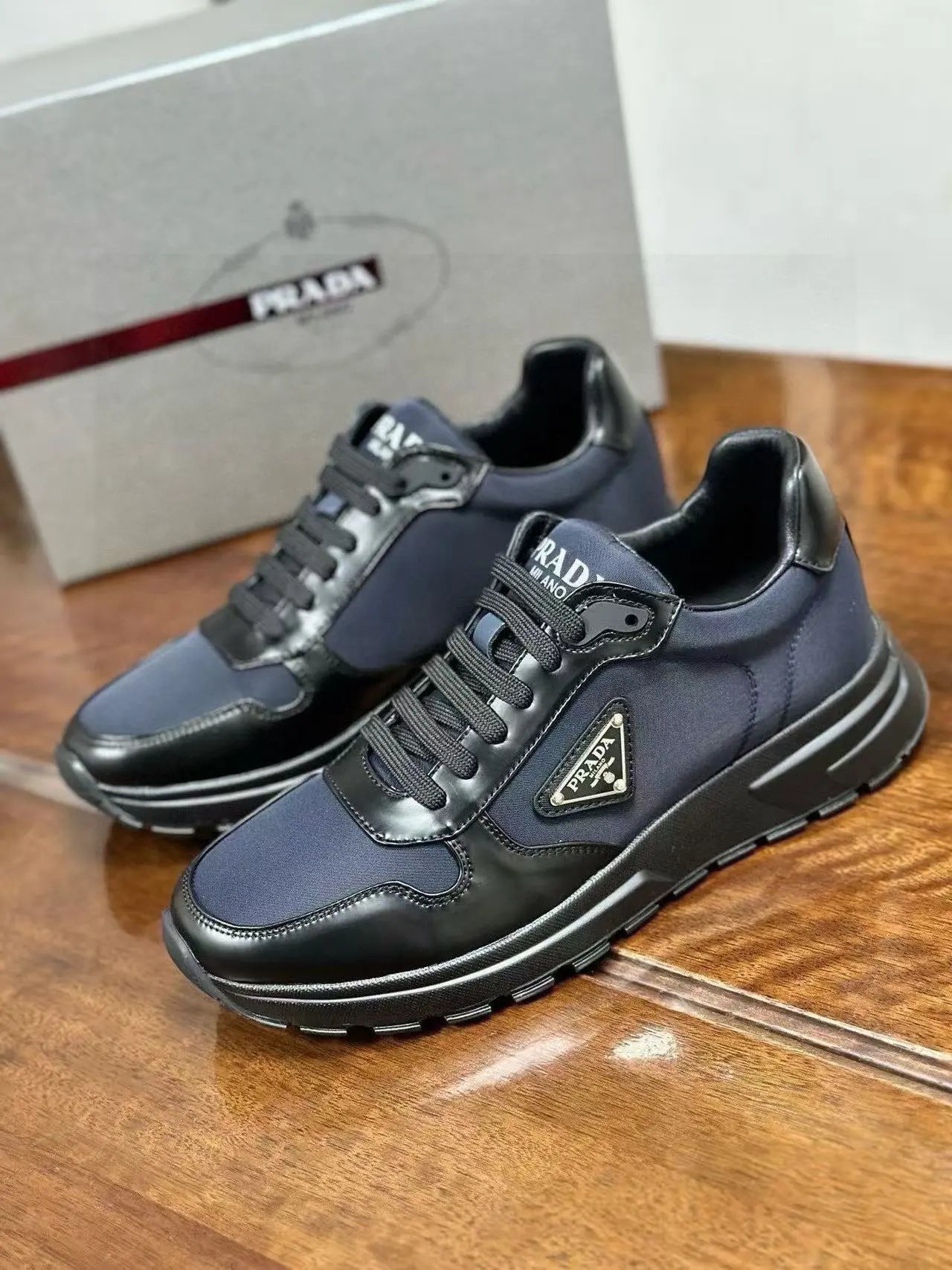 High-quality shoes, WhatsApp +86 (15711450406)