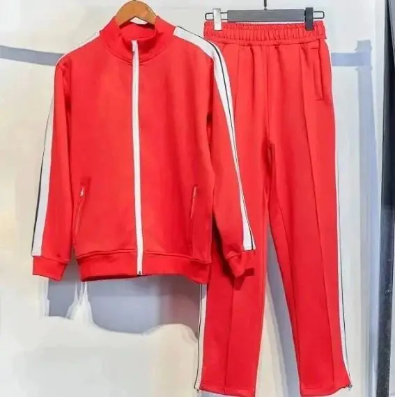 P运动套装衣服和裤子