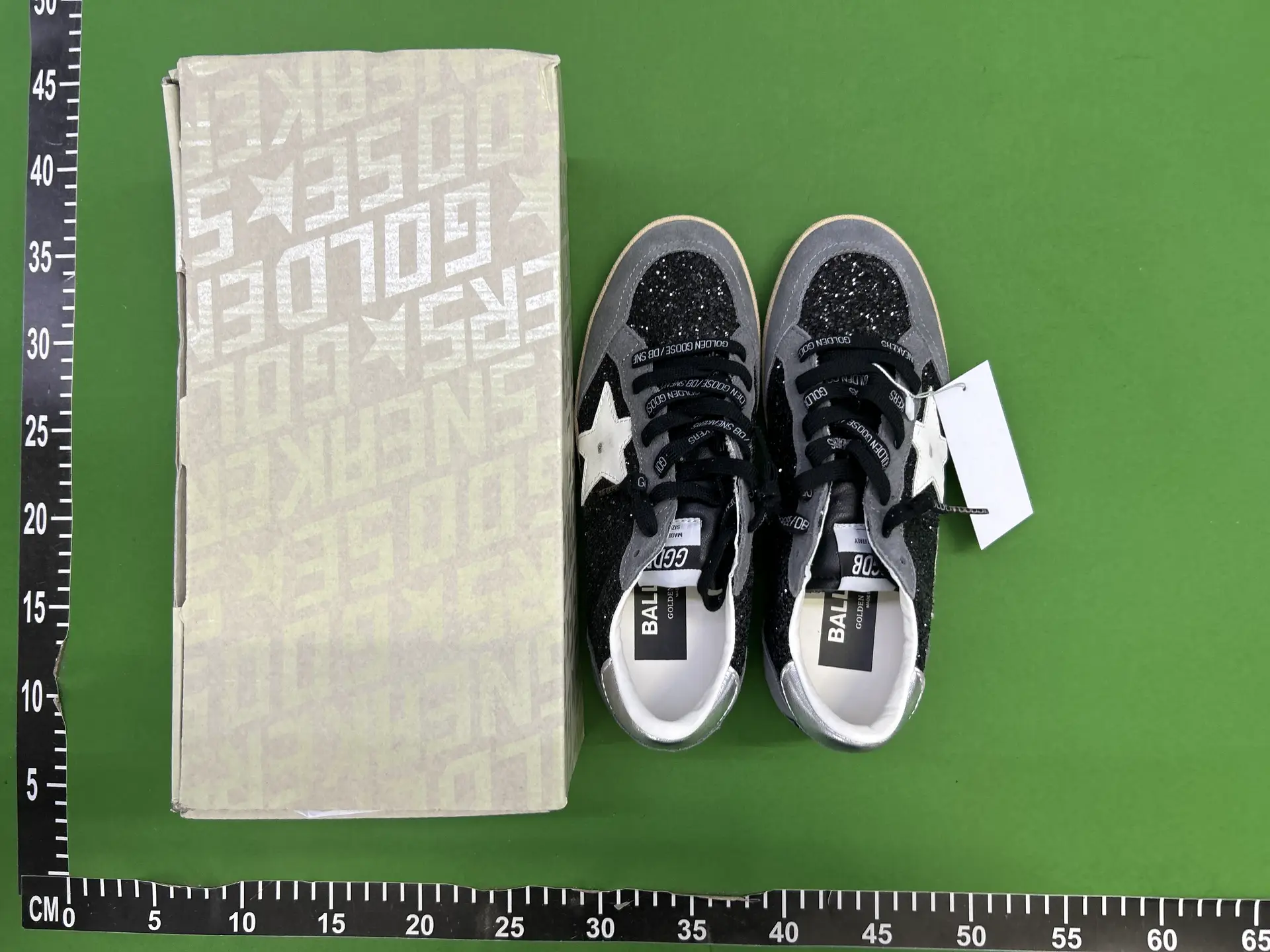 2024 New Korean Style Distressed Shoes with Hidden Height Increase, Sequin Stars, Women's Genuine Leather Vintage Versatile Fashion Letter Sneakers