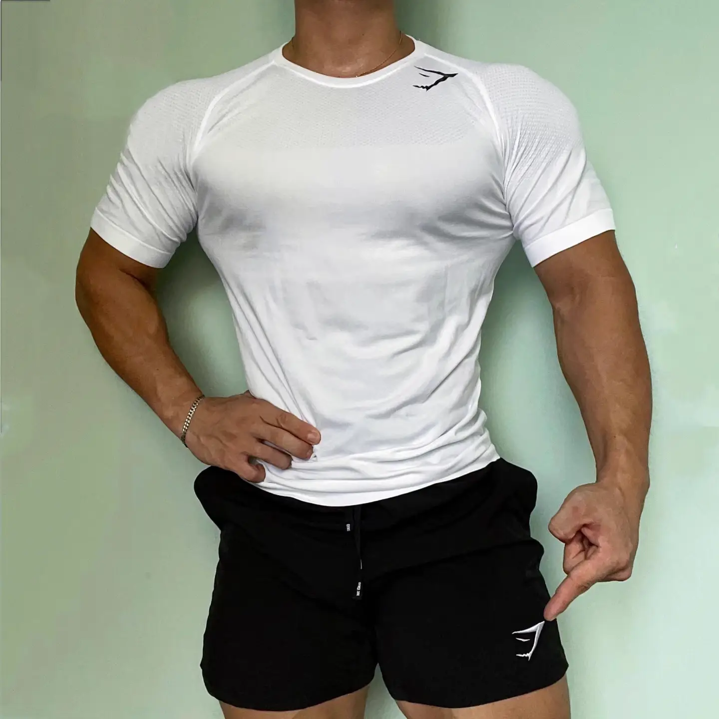 UK GYMSHAEK Shark American Phantom IV seamless sports fitness training quick-drying Slim short-sleeved t-shirt