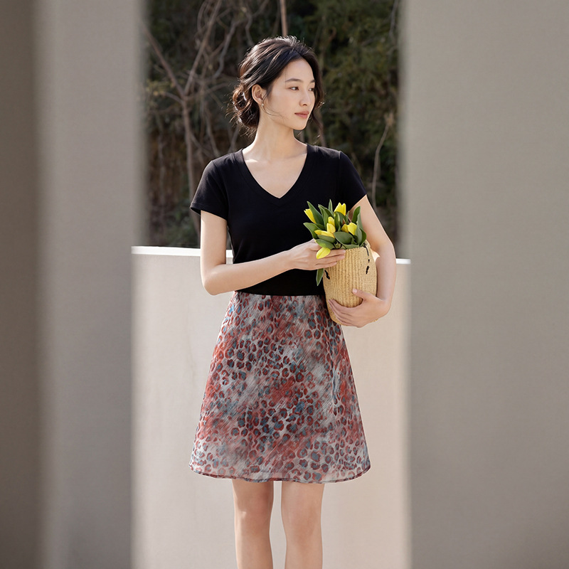 Feiyuan Petite Anti-Exposure Thin Breathable A-Line Skirt, New Spring/Summer Design with Shiny Gold Leopard Print Short Skirt