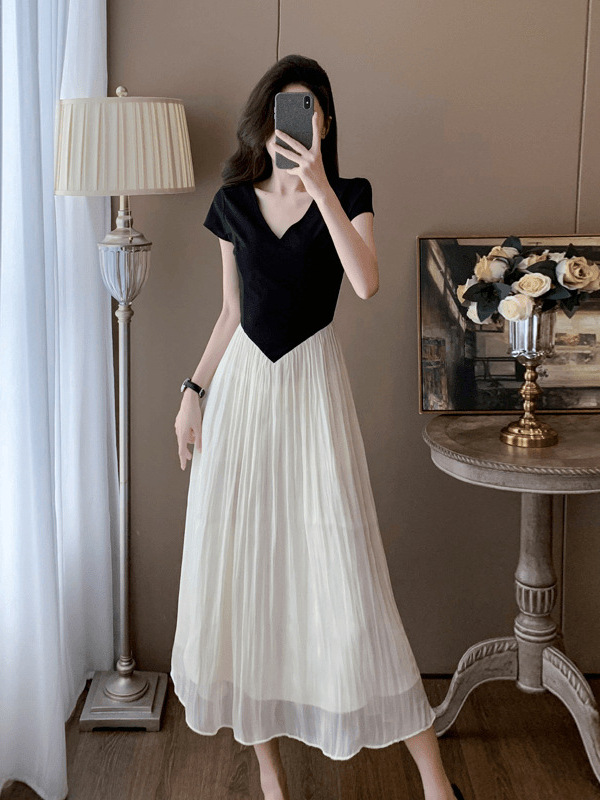 High-end V-neck dress 2024 Summer Slimming Temperament High-end Fashion Western Style High-grade Mid-length Skirt