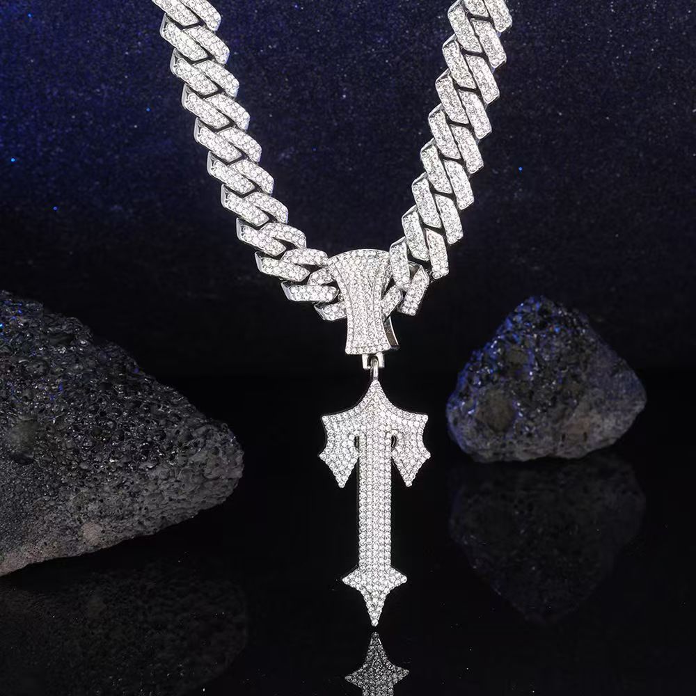 Cross-Border Hip-Hop Cross Sword Pendant Full Diamond Cuban Chain Hip-Hop Niche Jewelry Unisex Necklace Zinc Alloy QC-foto från 1688 på Qualit.ly