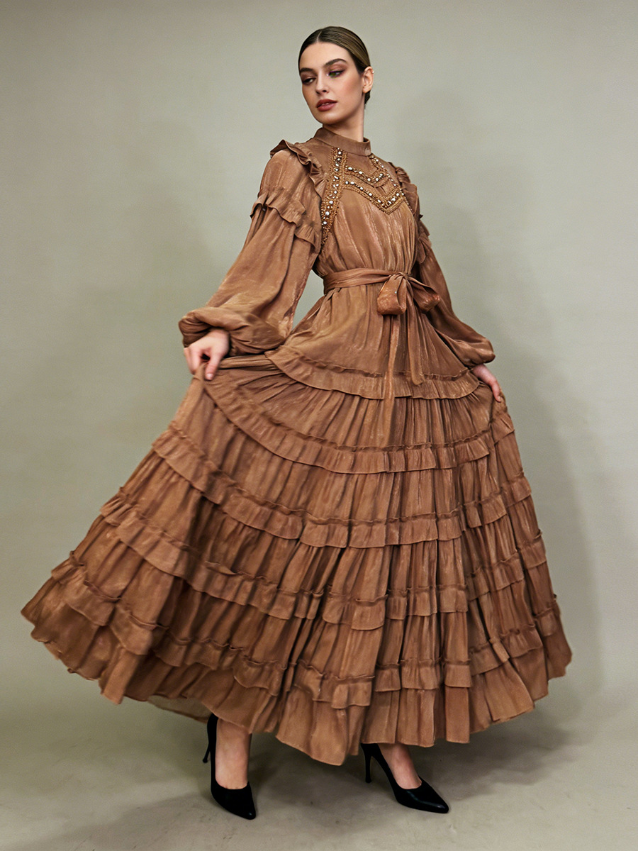 French-Style Elegant Long Dress with a Flared Hem, Tie-Waist Design, 2026 Summer Collection, Round Neck, Rhinestone Embellishments, Solid Color, Pleated Dress