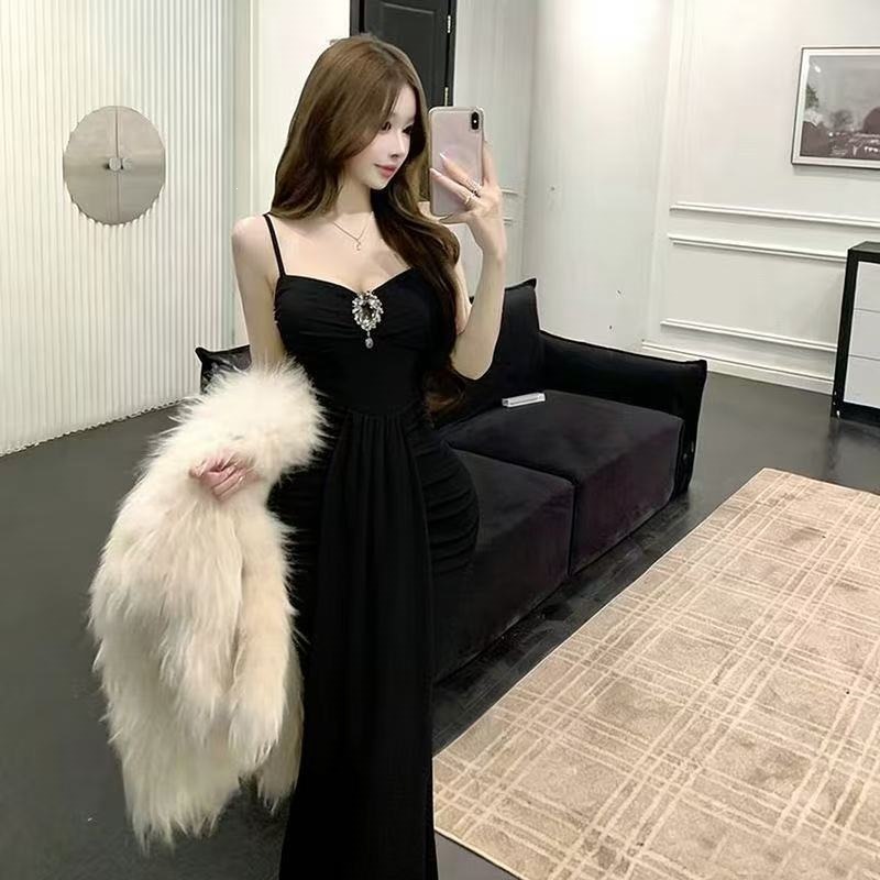 New Stylish Sweet Mesh Long Dress with Slim Fit, Spaghetti Straps, Sleeveless, and Delicate Bodycon Design