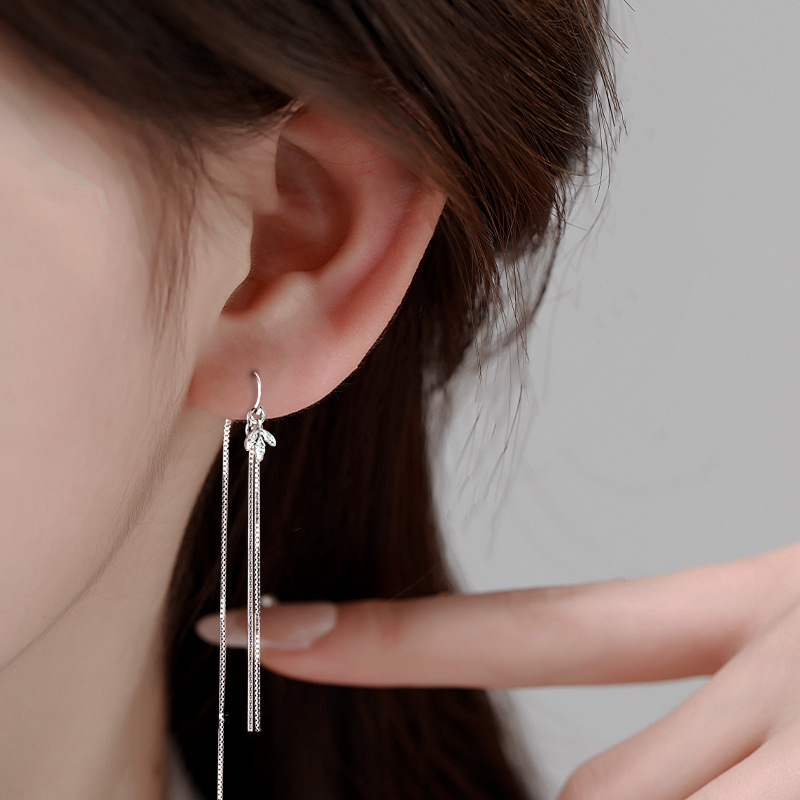 Long Tassel Leaf Earrings for Women, Super Fairy-Like, Forest-Style Snake Bone Chain Earrings, Artistic Sparkling Diamond Leaf Chain Earrings