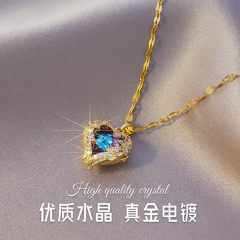 Titanium steel non-fading fashion angel wing necklace light luxury niche design clavicle chain love pendant accessories