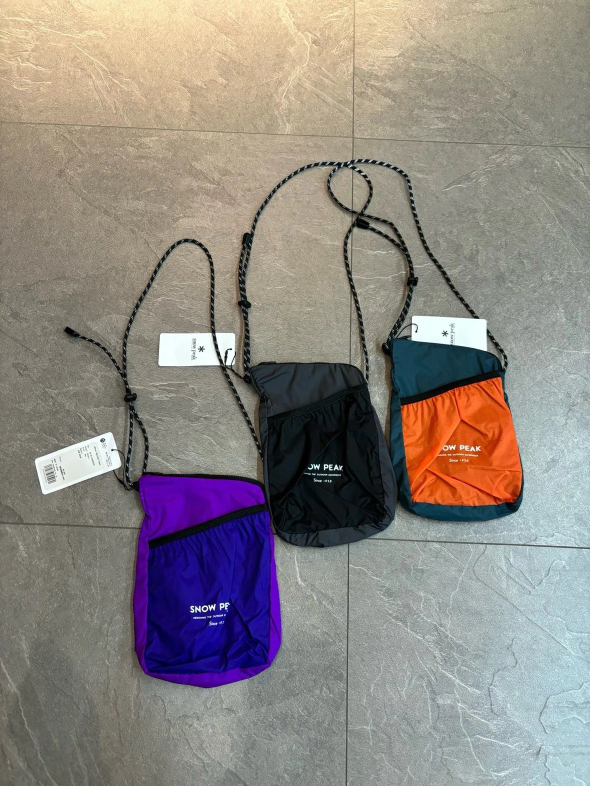 日单SNOW雪峰Offset Shoulder Pouch户外轻量化斜挎单肩包手机包