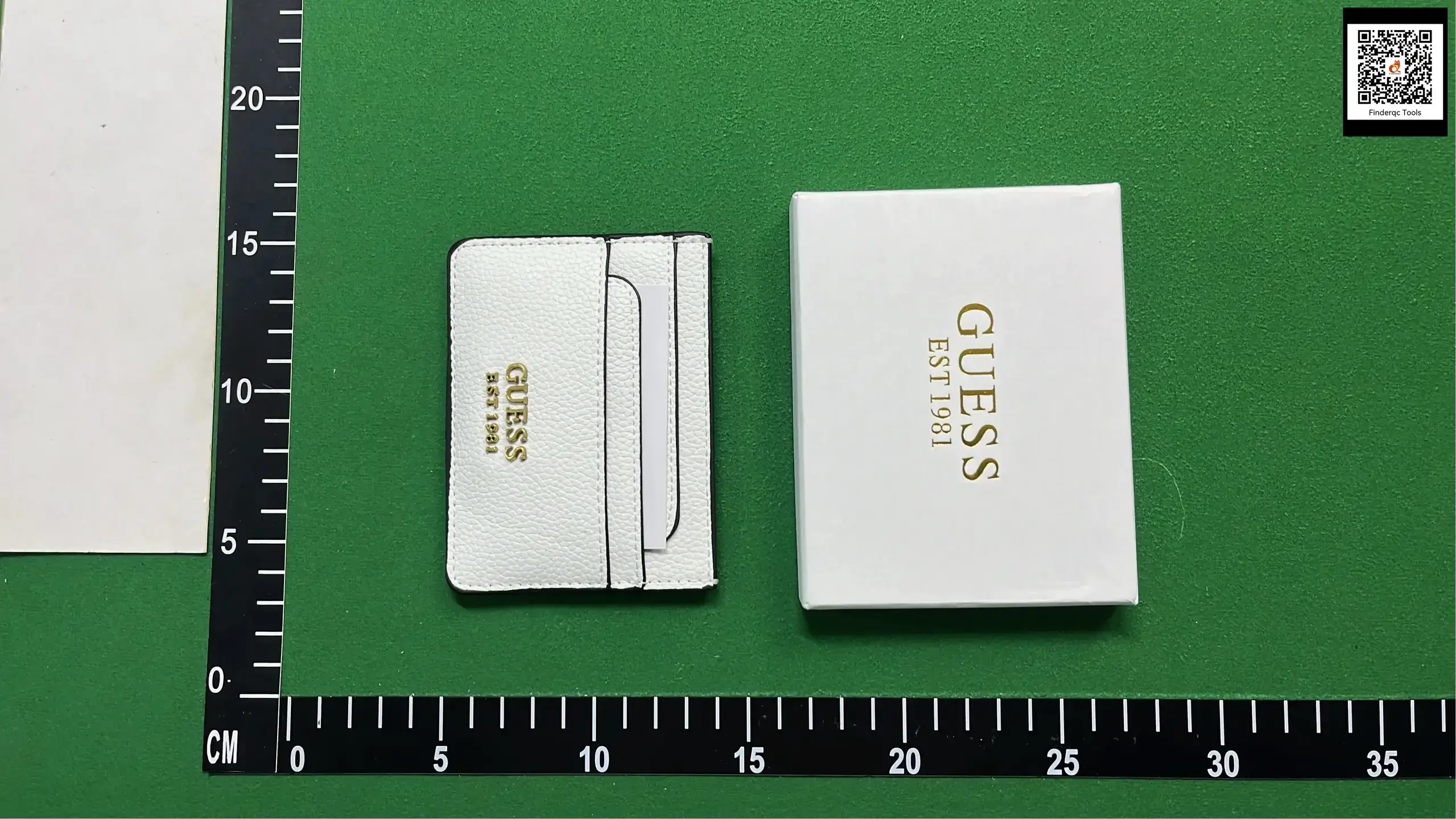 Guess card holder white