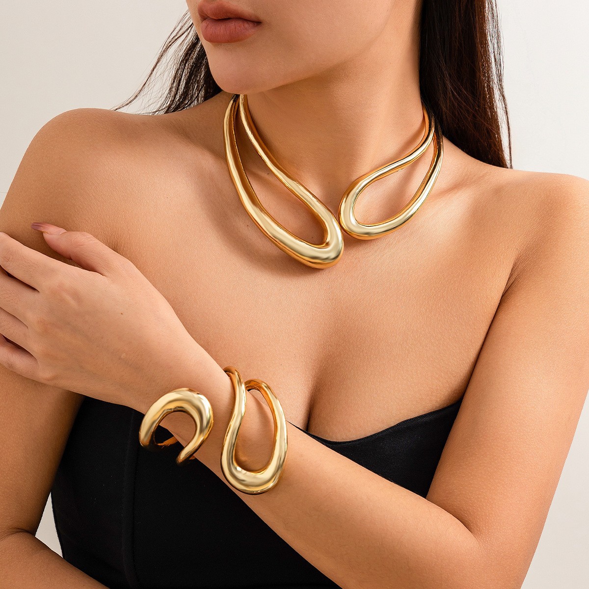 Longrui European and American Exaggerated Glossy Ring Metal Style Choker Necklace Retro Cut Out Asymmetrical Spring Collar for Women