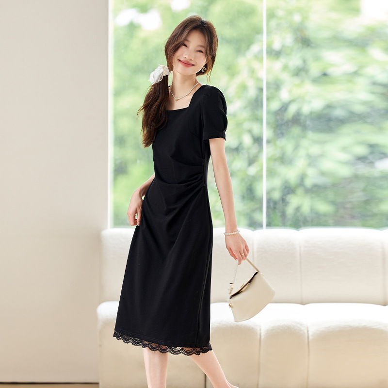 2025 New Summer Style French Slim Hepburn Style Spliced ​​Lace Little Black Skirt Elegant Square Neck Slim Dress
