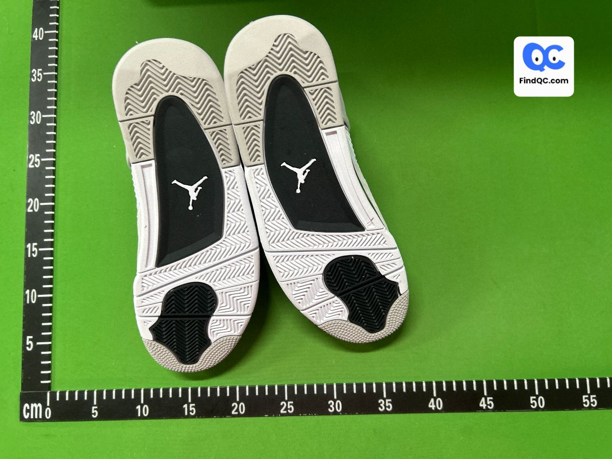 Air Jordan 4 QC