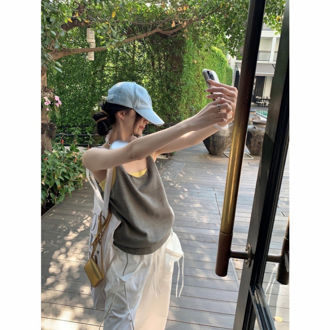 Hot Girl's New Summer Style Sexy Backless Gray Vest for Women with a Stylish U-Neck Design