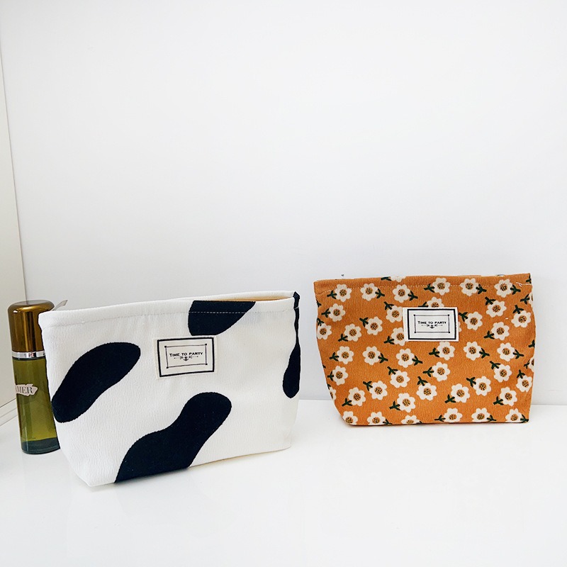 Canvas Floret Zipper Cosmetic Bag Cosmetic Travel Storage Bag Portable Carry-on Wash Bag Milk Cow Pattern Clutch Bag