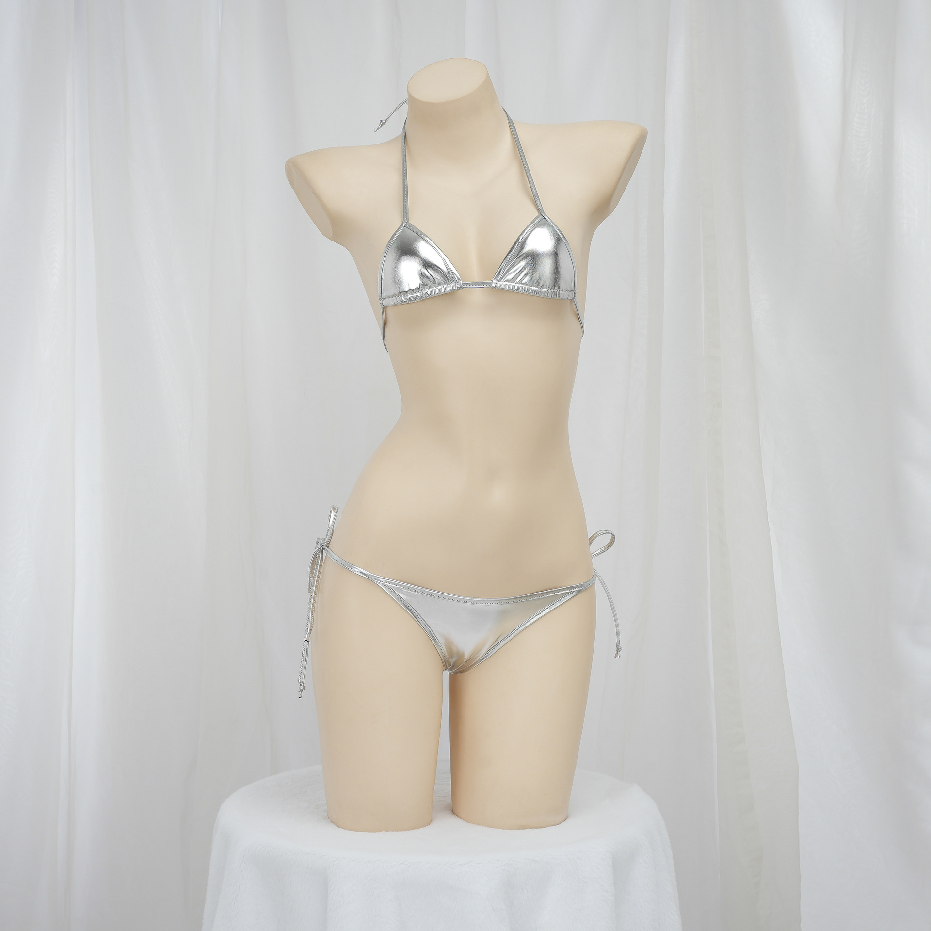 Sexy Three-point Laser Reflective Bikini Mini Sexy Ultra-small Underwear Bright Face Strap Pajamas for Women C2176