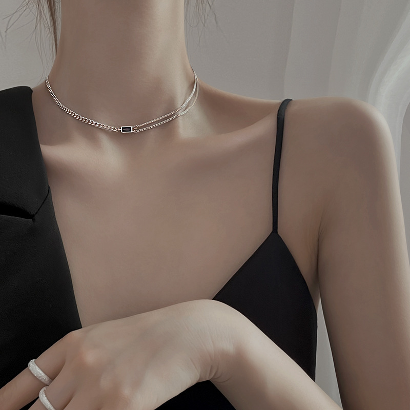 K-Style of S925 Silver-Plated Double-Layer Asymmetric Necklace for Women, Retro Fashion Elegant Square Clavicle Chain Creative Ins Decoration