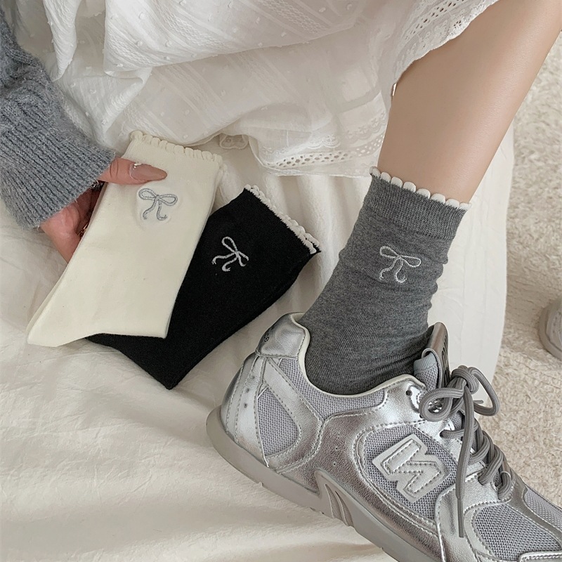 silver embroidery bow lace socks women South Korea ins silver breathable cotton socks socks black and white gray women's socks