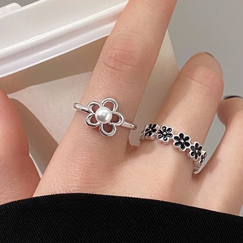 Black Distressed Opening Adjustable Flower Ring Women's Vintage Sweet Distinctive Finger Ring Niche Design Ring