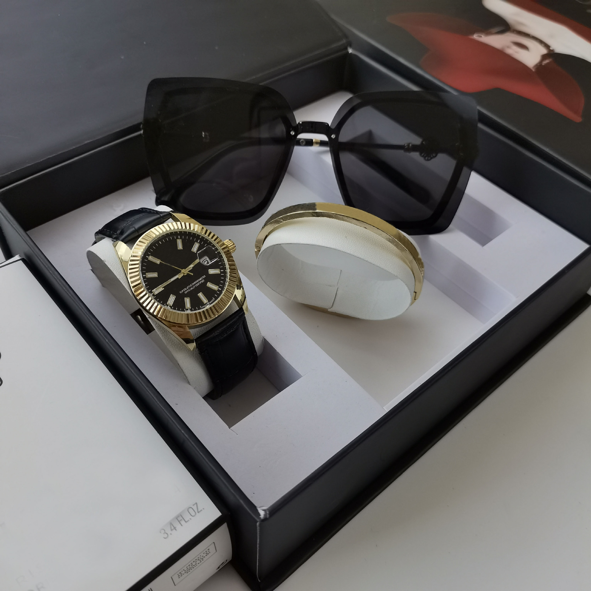 Sunglasses suit Log Belt Quartz Watch Fashion Women Sunglasses Watch Bracelet Gift Box Packaging