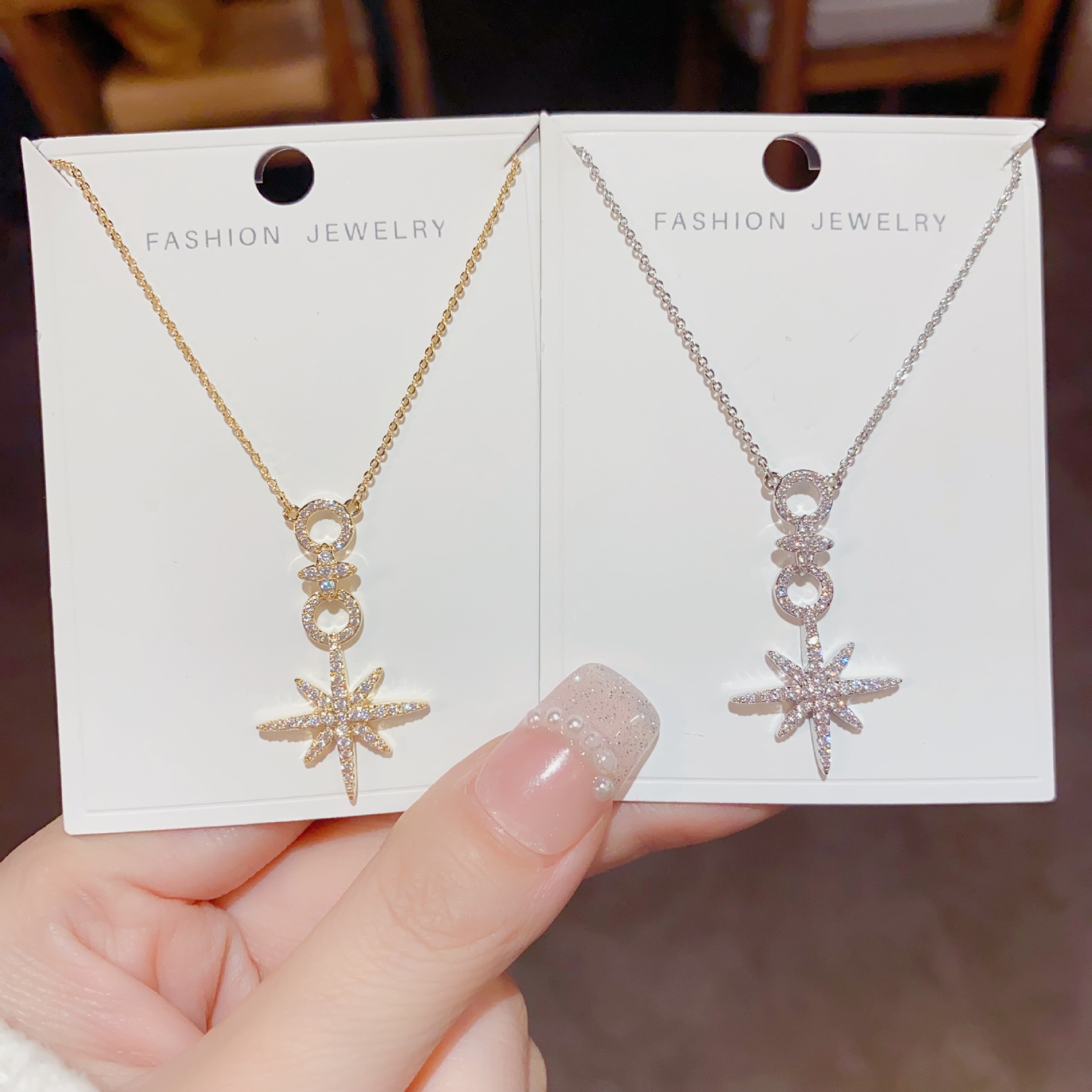 Internet Celebrity Simple Elegant Light Luxury Meteor Clavicle Chain Exquisite Fashion Niche Design Advanced Necklace Woolen Chain