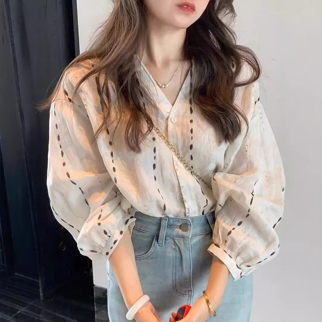 Long-Sleeved Shirt for Women 2026 Spring and Autumn New Style Cotton-Polyester High-End Loose Casual V-Neck Unique Beautiful Versatile Blouse