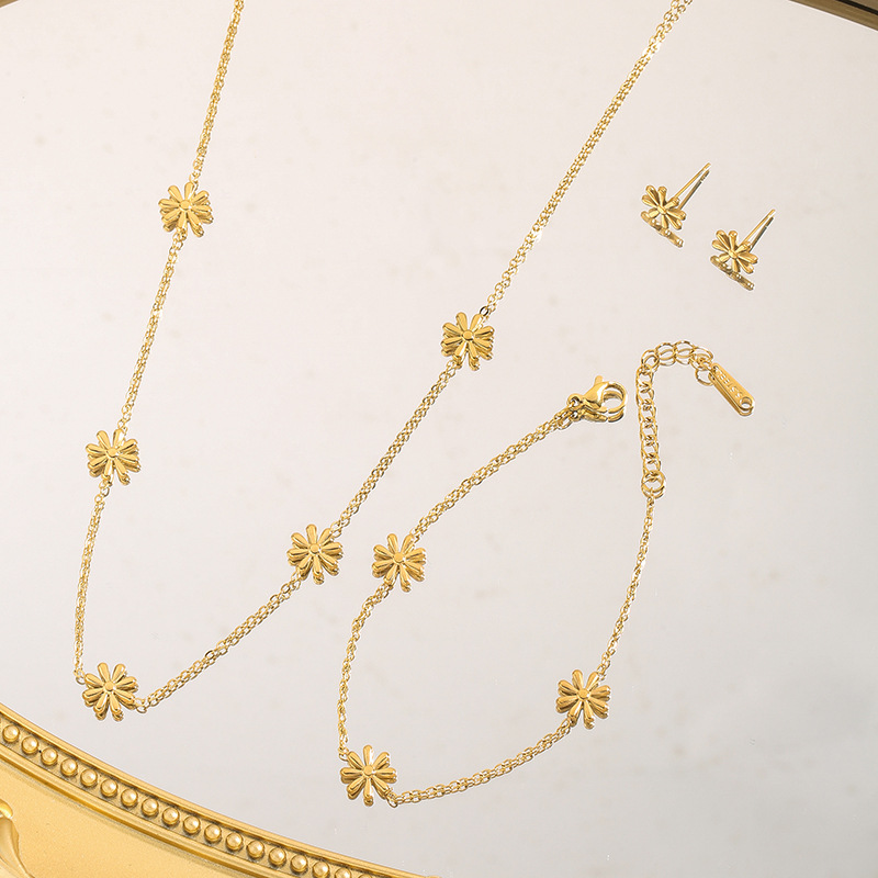 Fairy Temperament Flower Fresh Design Little Daisy Titanium Steel Gold Plated Necklace No Falling Internet Red Blogger Jewelry suit