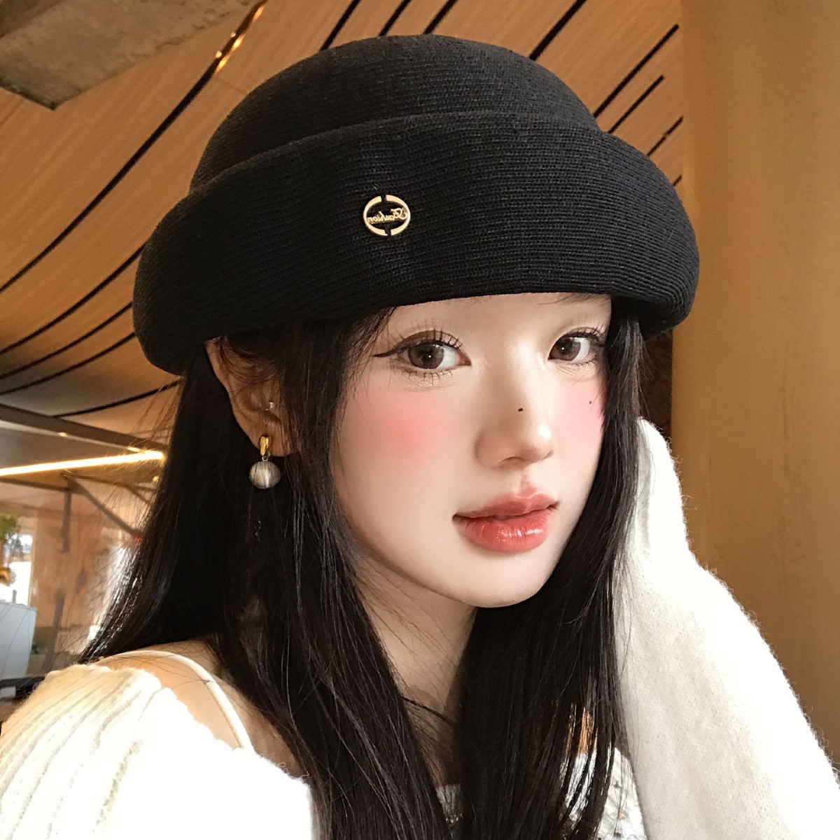 French-Style Hepburn-Inspired Black Brimmed Hat for Women, High-End Elegant Fashion Bucket Hat That Makes the Face Look Smaller