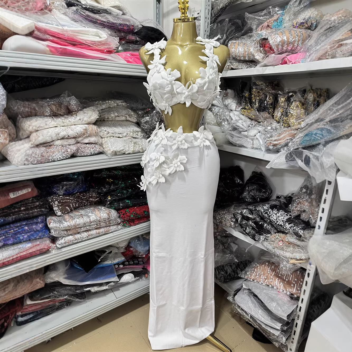 European and American New Style Sexy and Elegant Party Evening Dress with Hollow-Out Floral Embellishments, Halter Top + Skirt, Factory Wholesale