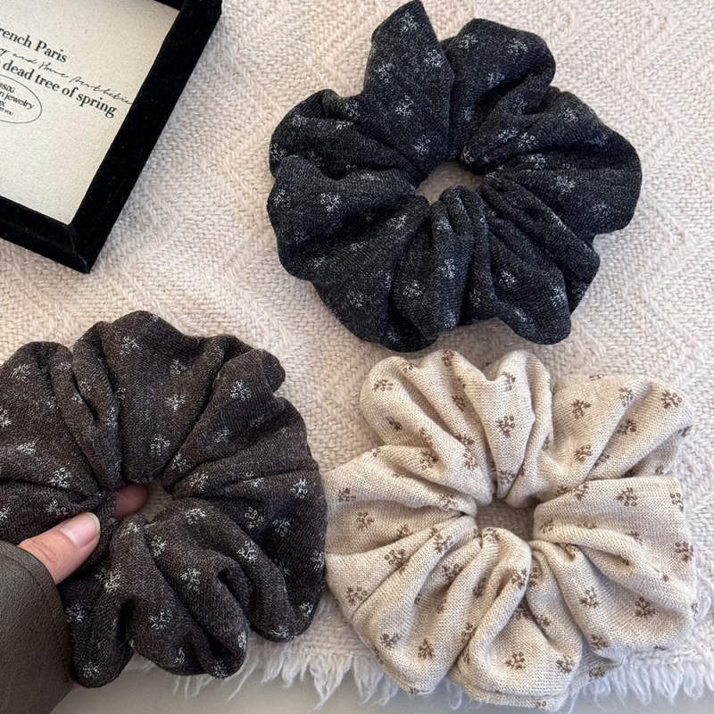 Korean-Style Small Floral Knit Scrunchie with a High-End Feel, Printed Hair Tie with a Vintage Vibe, Ponytail Elastic Hair Band