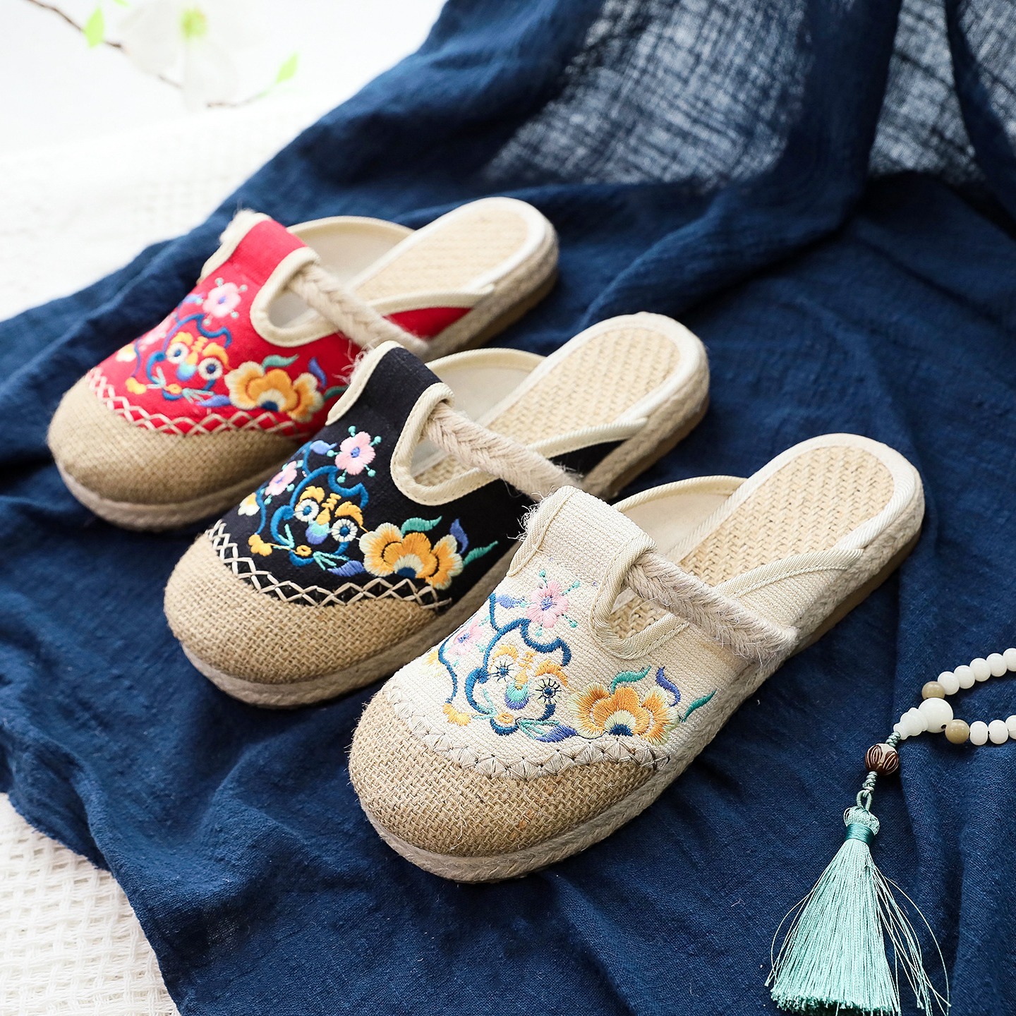 Slippers Flat Linen 2022 New Big Toe Shoes Ethnic Style Embroidered Cloth Shoes Women's Outwear Slippers