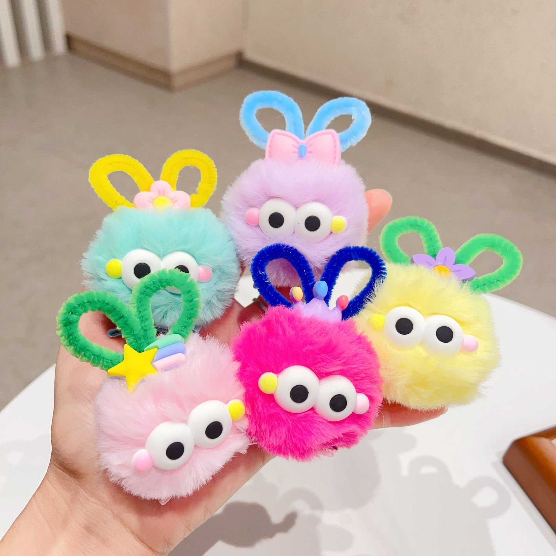 Cute Plush Coal Ball Three-Dimensional Rabbit Ear Hairpin for Children, Ugly-Cute Baby, Cute Duckbill Clip, Class Student Gift