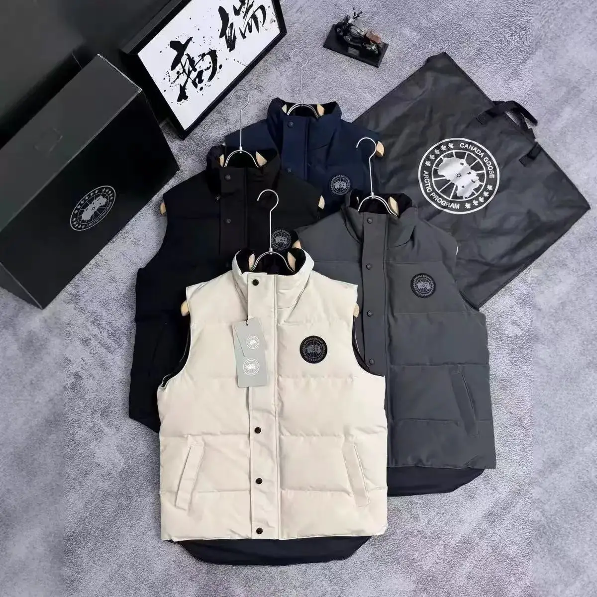 Goose family down vest new fall and winter men and women thickened warm couple models