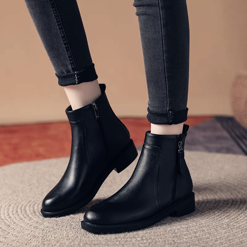 Soft Leather Martin Boots for Women, British Style, 2026 Spring and Autumn Single Boots, Flat Heel, Fleece-Lined Chelsea Short Boots for Petite Women