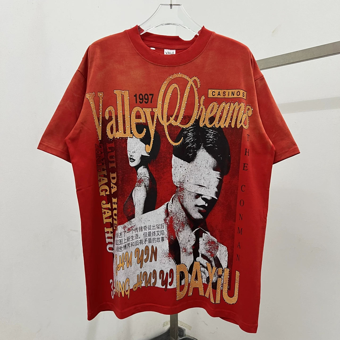 High quality ValeForever American style distressed, perforated, hot stamping, letter mask, portrait half sleeved men's and women's short sleeved T-shirt