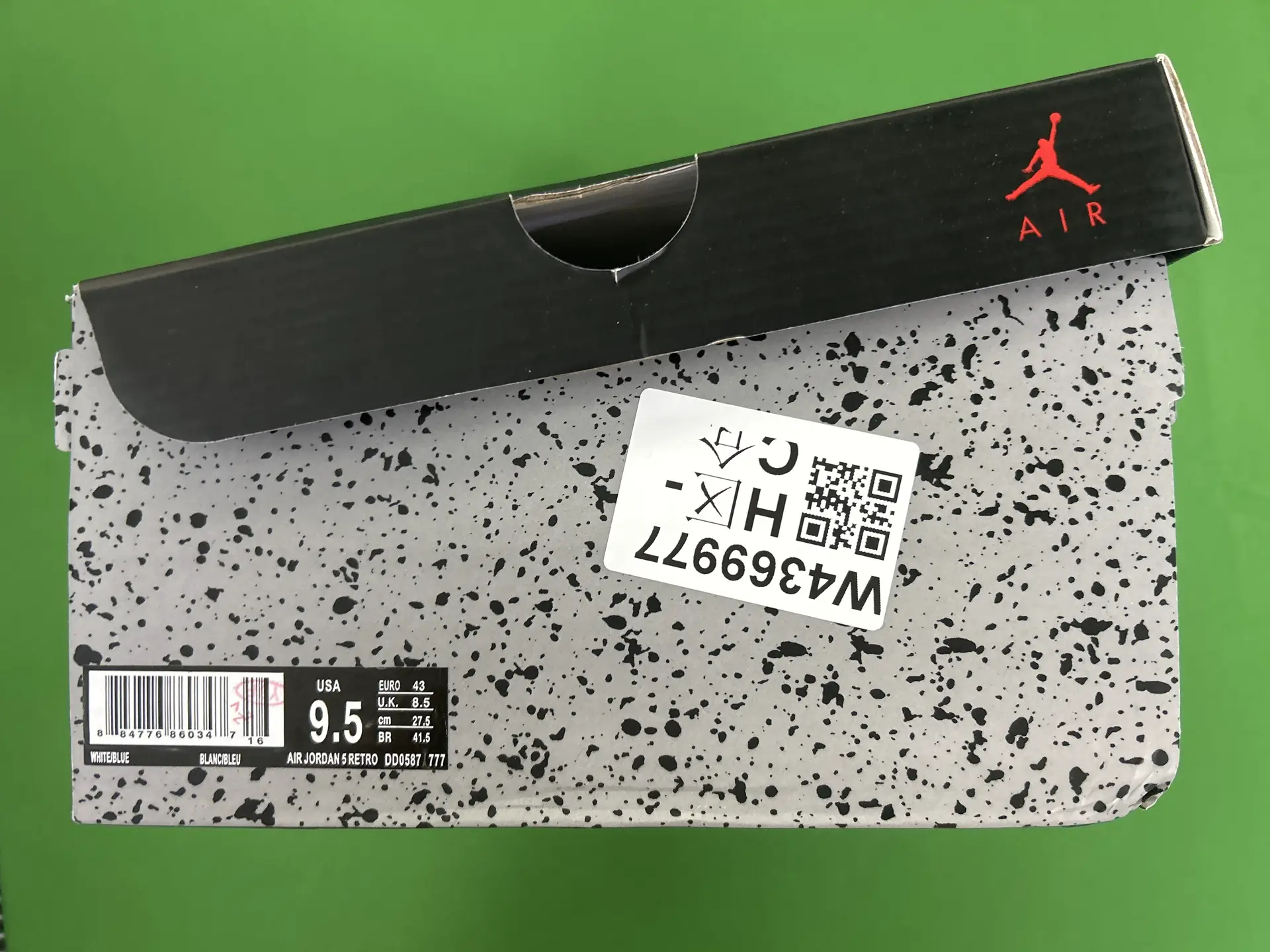 Jordan 5 Retro DD0587 777