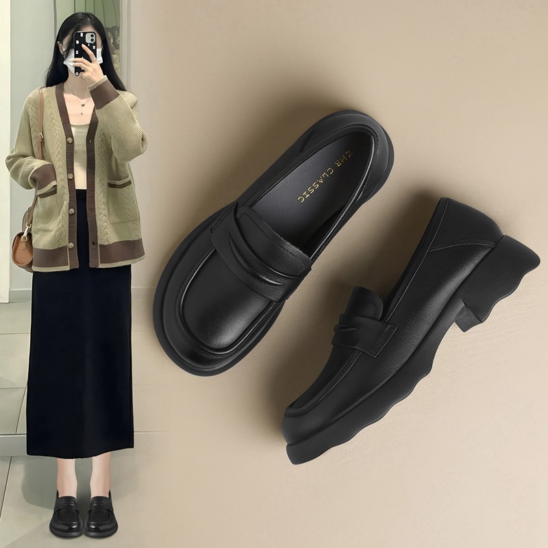 ZHR is the first layer of leather shoes women's 2024 explosions British style leather loafers lightweight Joker ins women's shoes