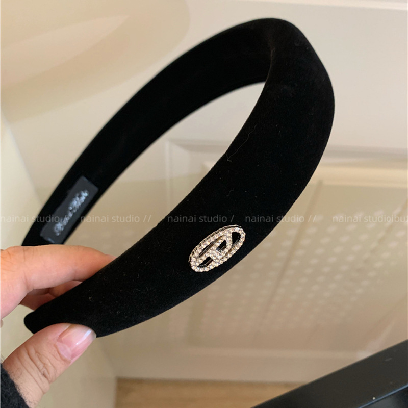 Black velvet letter headband ~ high Skull top wide edge retro French flash diamond headband hairpin Hepburn style hair accessories for women