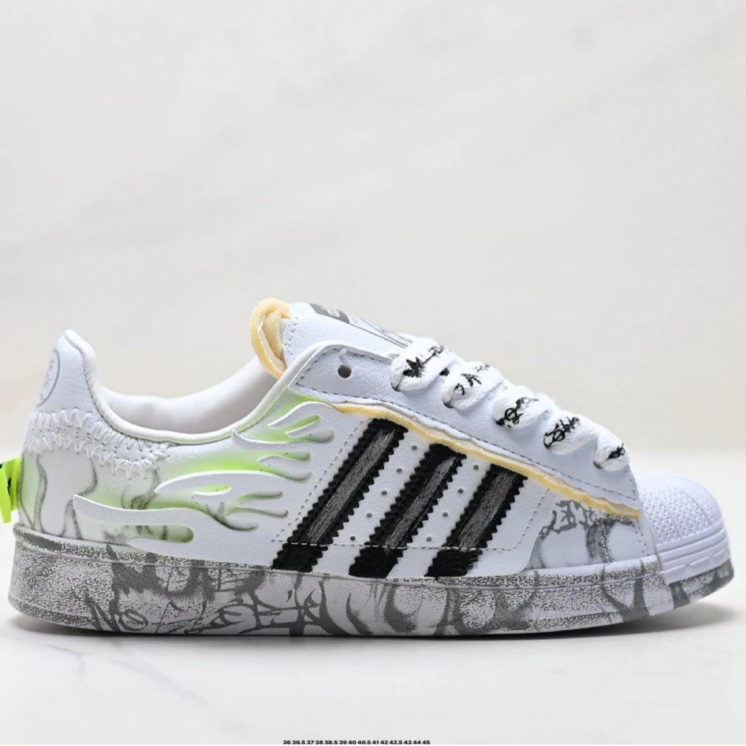 adidas Superstar
