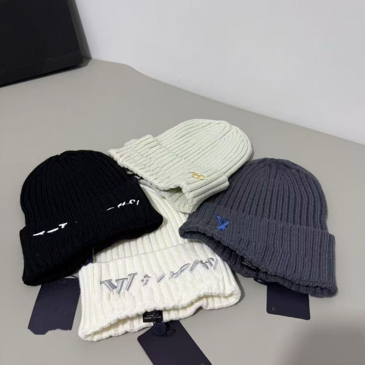 European and American New Hot-Selling Lv Embroidered Letter Knit Hat, Casual Versatile Simple Fashion Autumn and Winter Warm and Cold-Proof Hat
