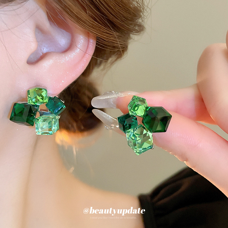 Silver Needle Fresh Square Artificial Green Crystal Spliced Earrings Forest Style High-End Versatile Earrings Accessible Luxury Personalized Earrings